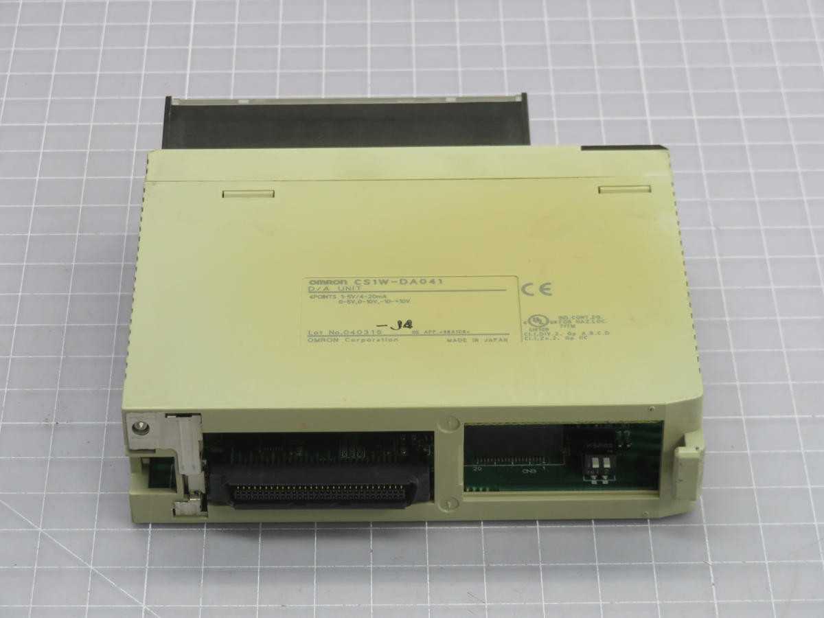OMRON CS1W-DA041 I/O MODULE T229792 - PLC MODULES