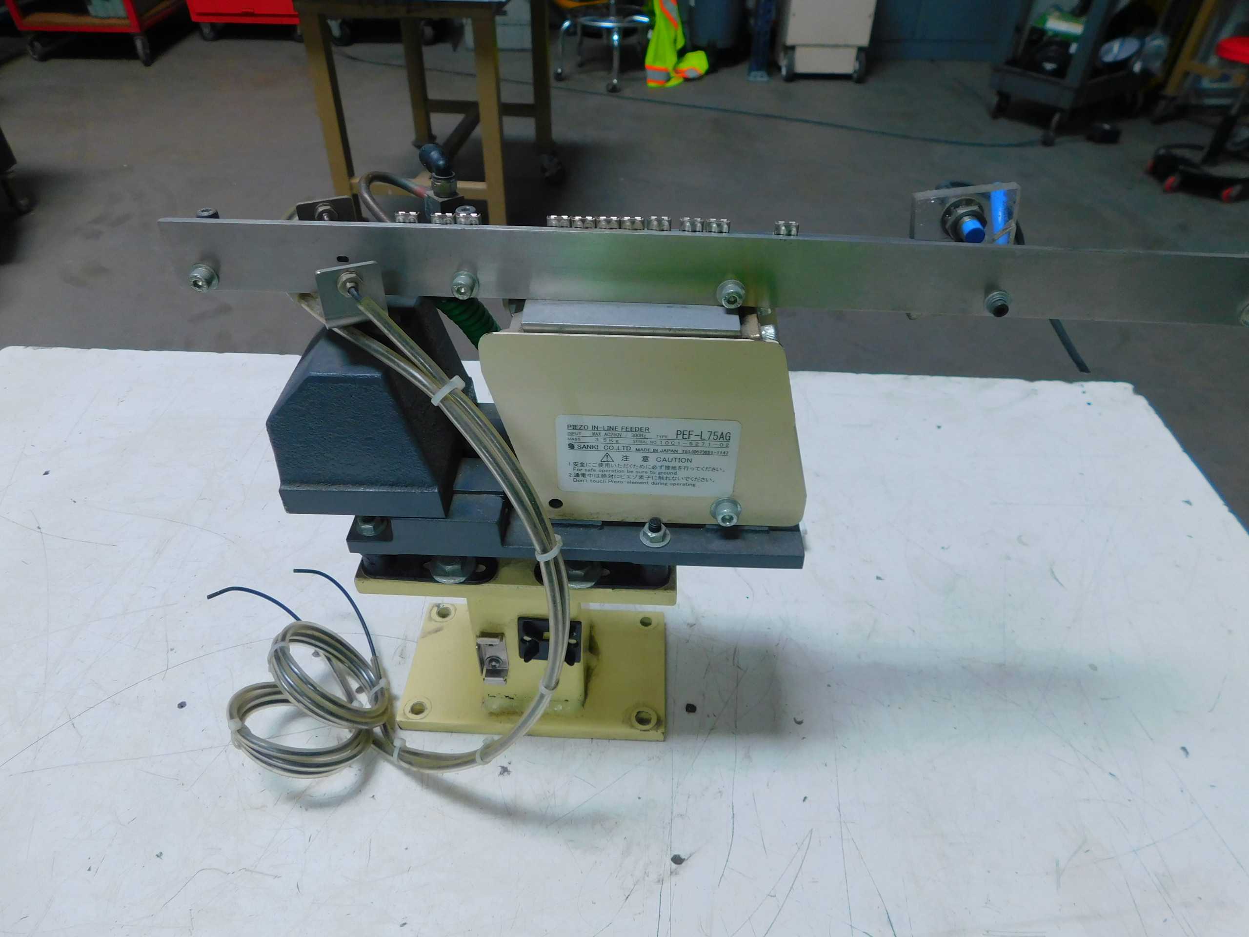 SANKI PIEZO IN-LINE PARTS FEEDER, 250V - AUTOMATION & CONTROLS
