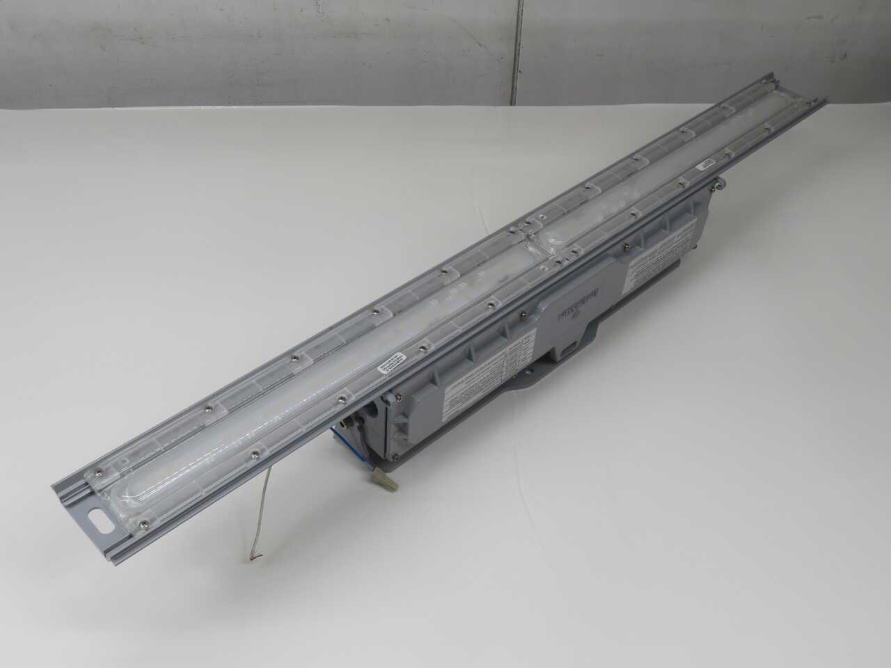 APPLETON RMB42CDLBUHGW LINEAR LED LIGHT FIXTURE T272037 - LIGHT FIXTURES