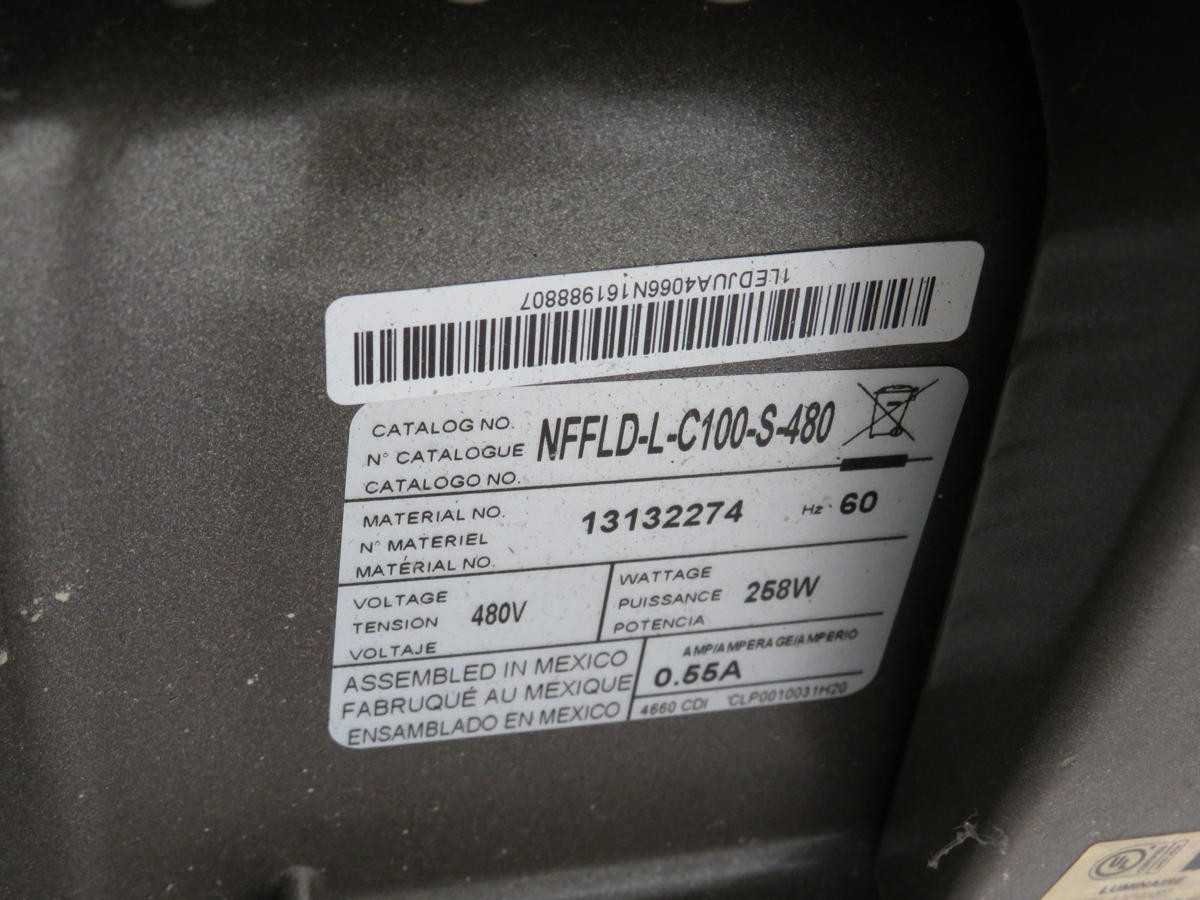 EATON NFFLD-L-C100-S-480 13132274 FLOODLIGHT 480V 258 W 0.55 AMP T195946 - LIGHTING