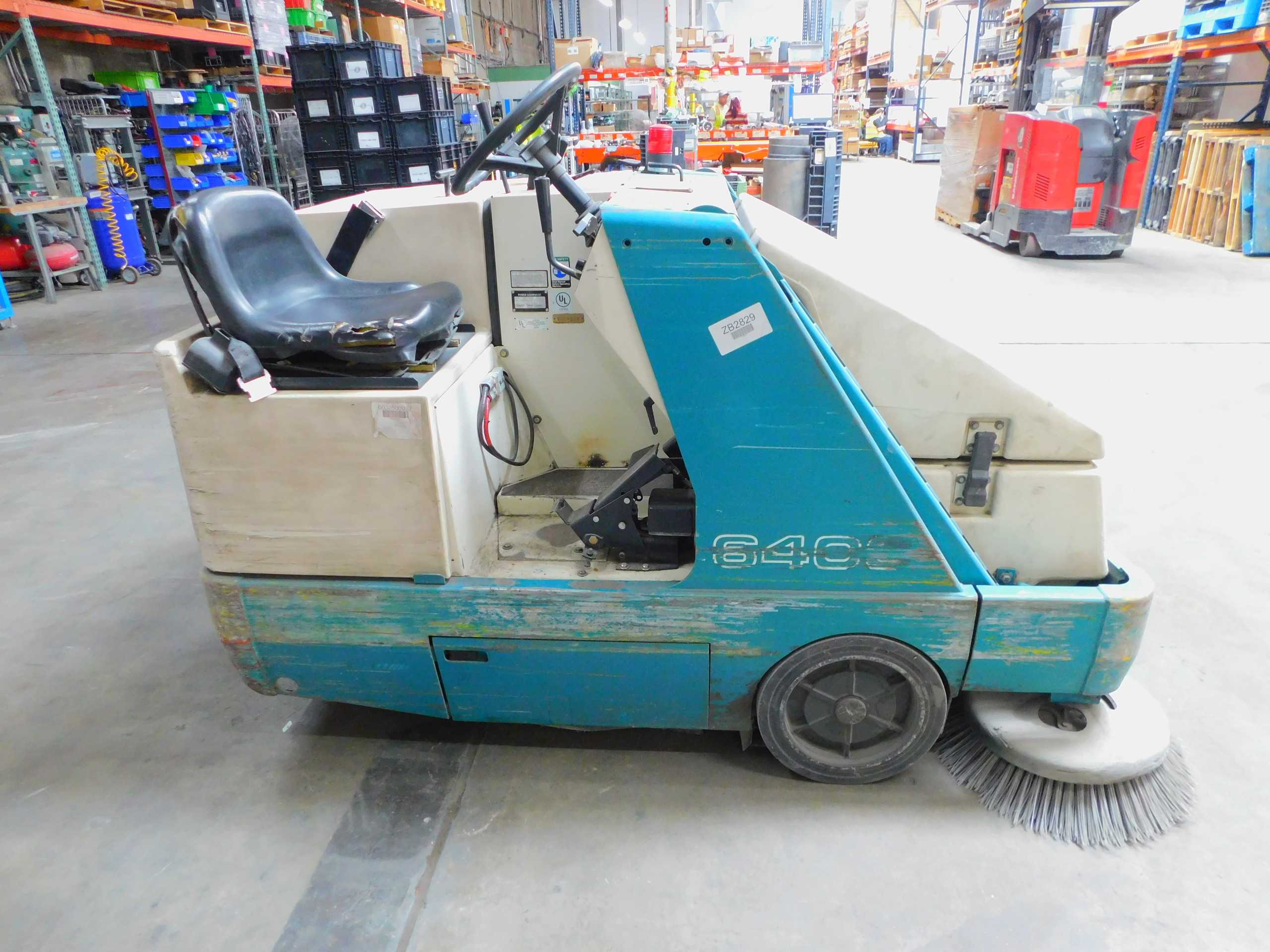 Tennant 6400 Ride-On Power Sweeper For Efficient Cleaning - SWEEPERS