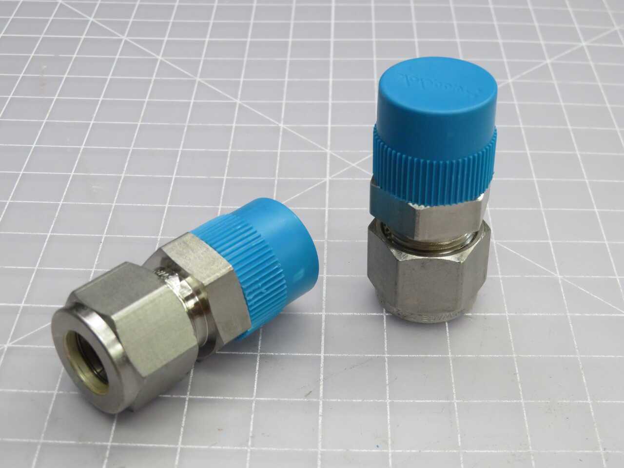 LOT OF 11 SWAGELOK SS-180-1-8 TUBE FITTINGS T270172 - PIPE ELBOW