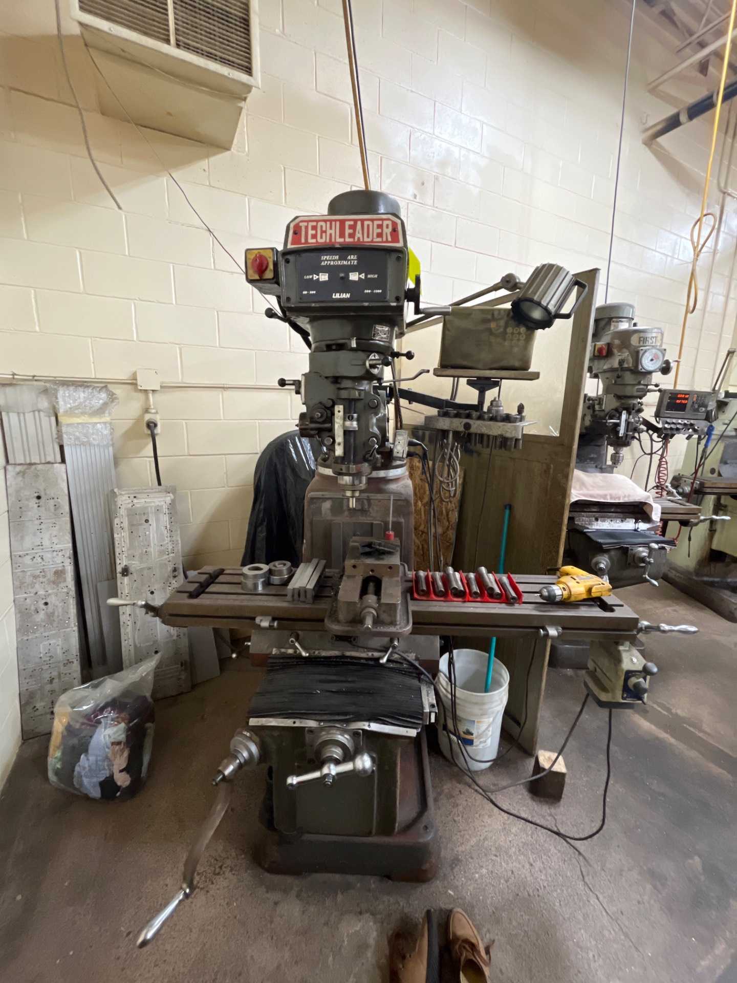 1995 Lilian Machinery 3VHR Vertical Milling Machine - 50" Table, 4200 RPM, 3 HP - VERTICAL MILLING MACHINES