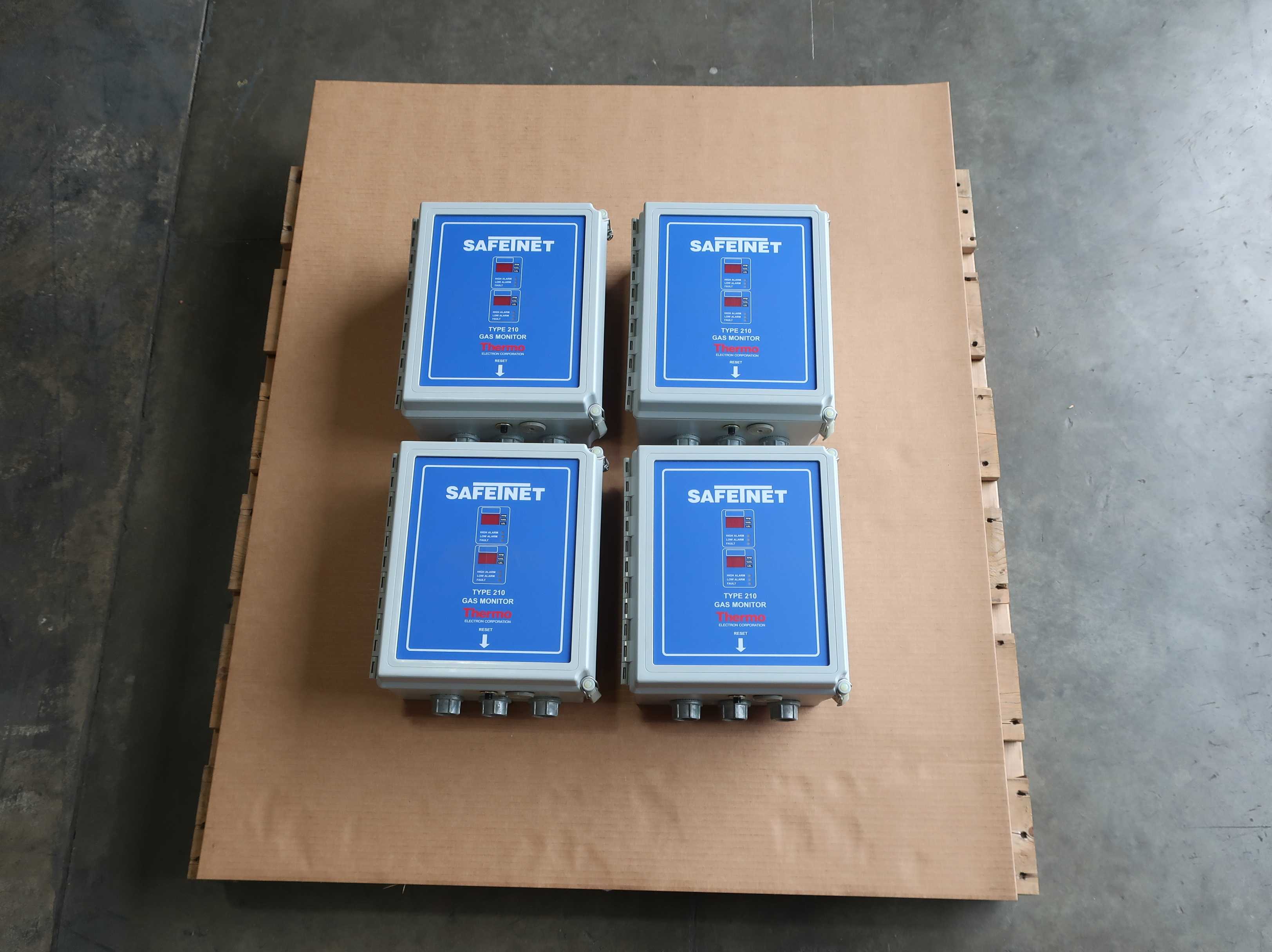 SKU 1779752 - LOT OF 4 THERMO ELECTRON GAS MONITORS - GAS ANALYZER