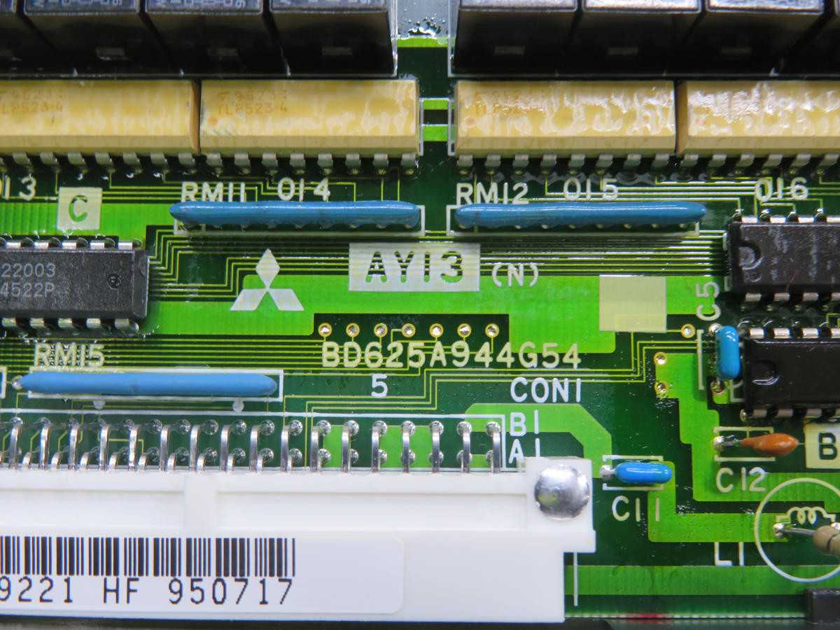 MITSUBISHI AY13 OUTPUT MODULE T229308 - PLC MODULES
