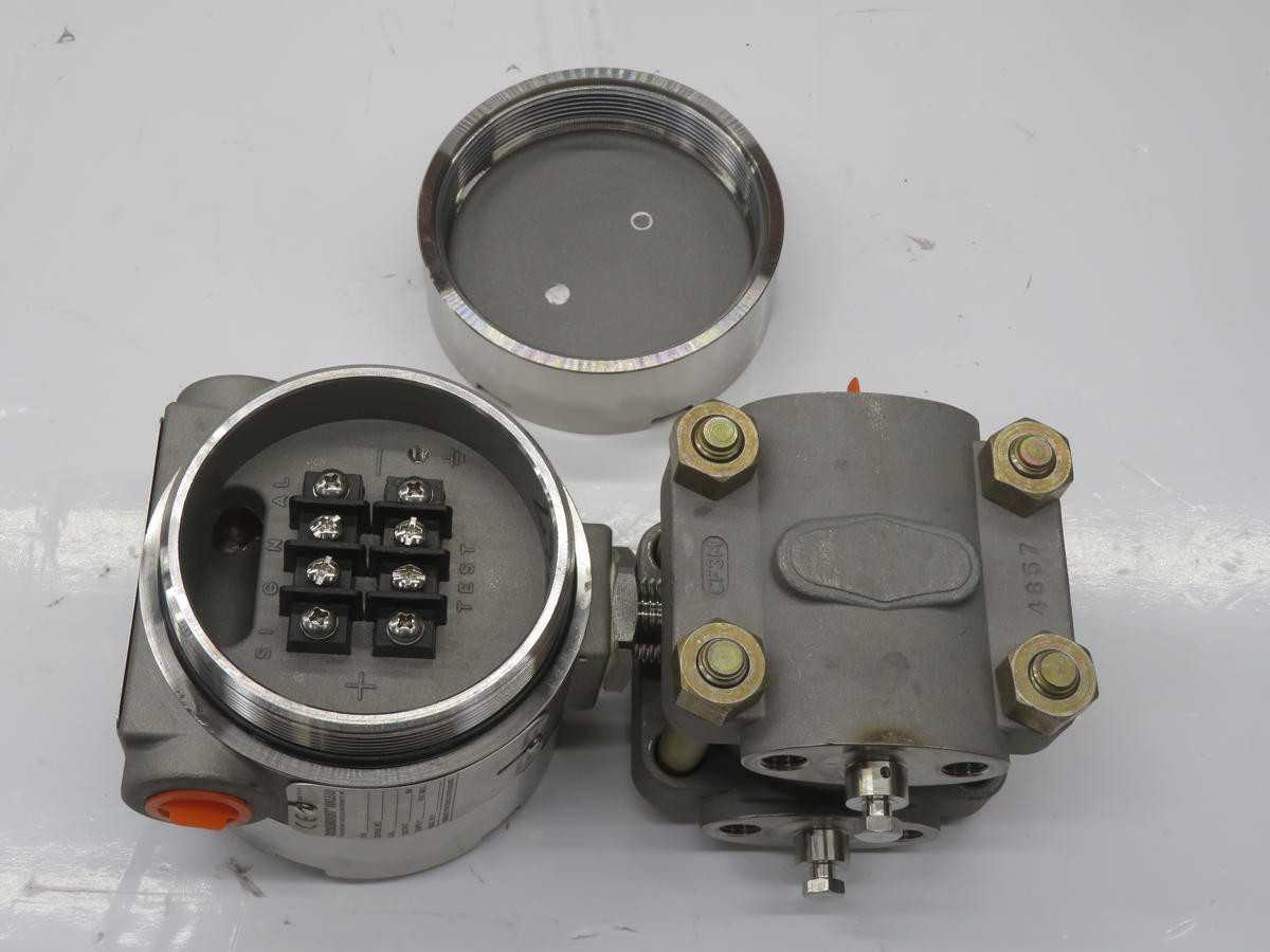 ROSEMOUNT NUCLEAR 1152DP-8-N-92-PB-T1842 PRESSURE TRANSMITTER T221970 - PRESSURE TRANSMITTER