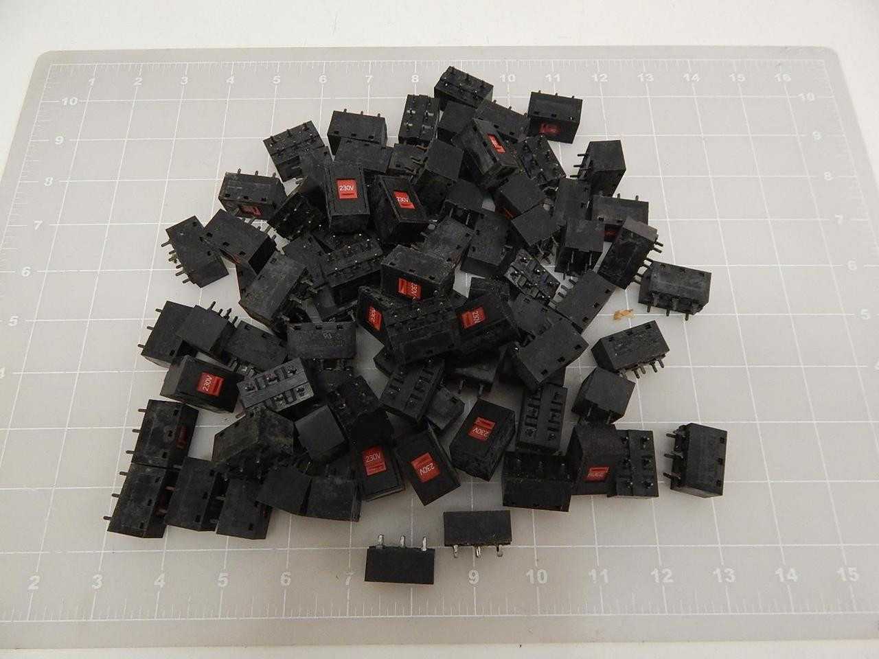 LOT OF 86 C&K CR V VOLTAGE SWITCH T64409 - SWITCHES