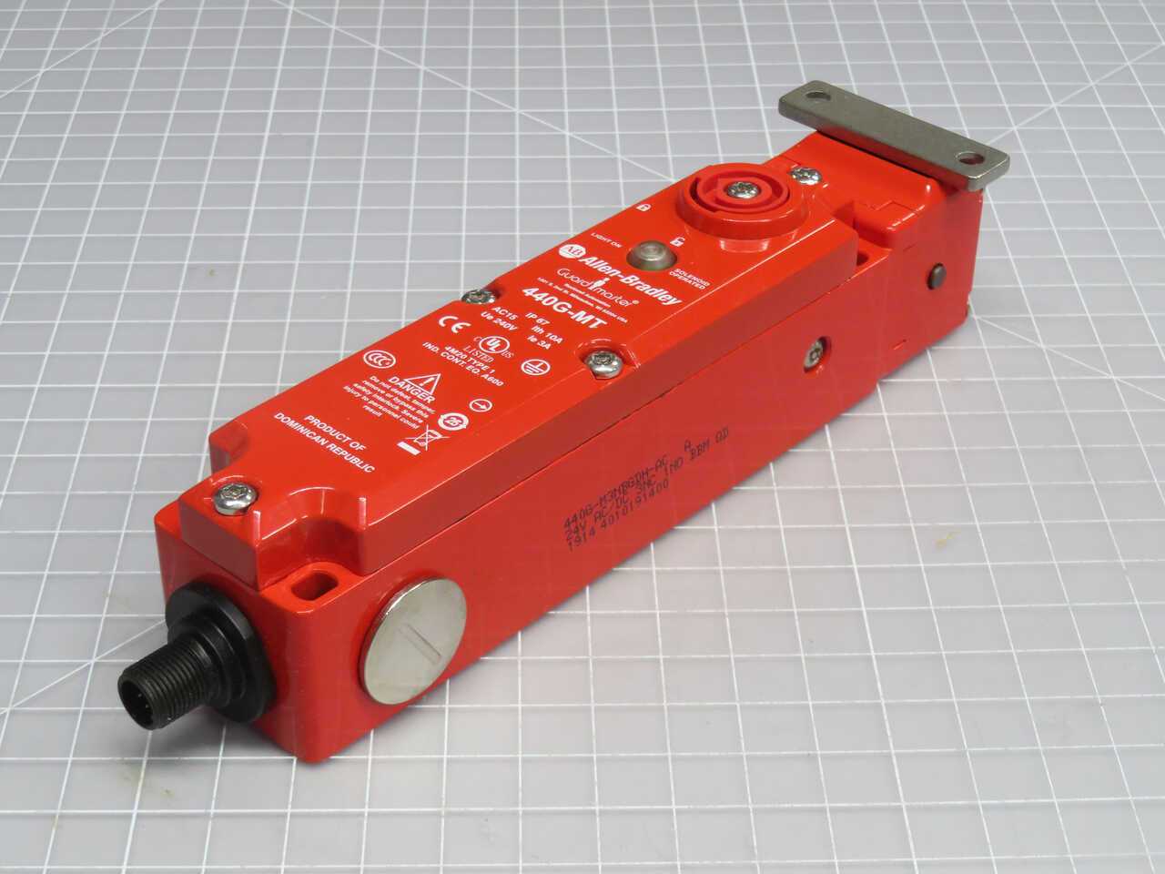 ALLEN BRADLEY 440G-M3NBGDH-AC SAFETY SWITCH T269496 - SWITCHES