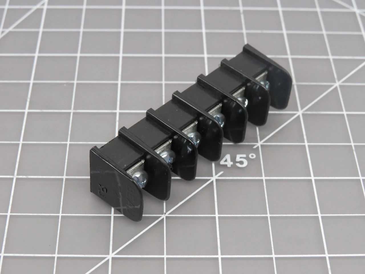 LOT OF 390 MOLEX 0387206306 CONN BARRIER STRIP 6CIRC 0.375"	
 T153081 - TERMINAL BLOCKS