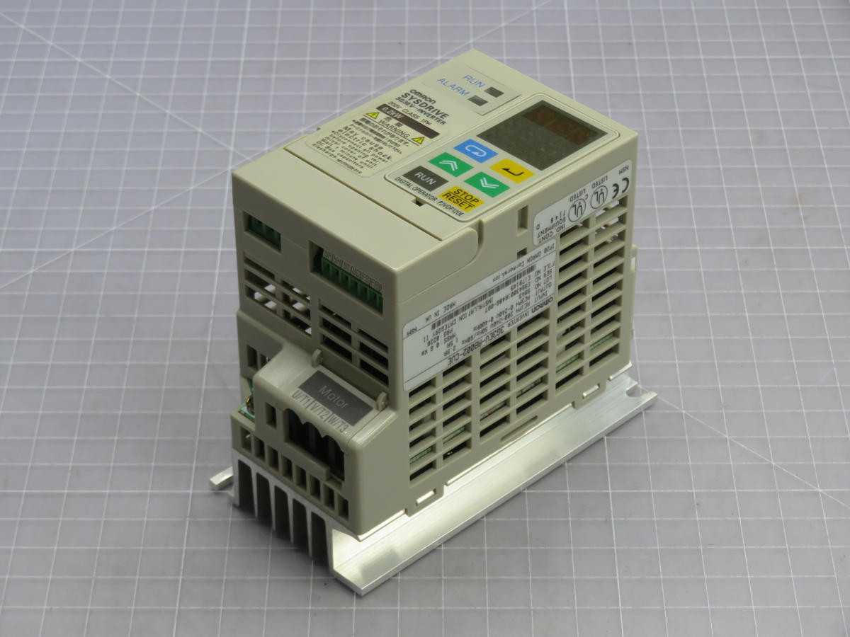 OMRON 3G3EV-AB002-CUE DRIVE SYSTEM T233433 - AC VFD DRIVES