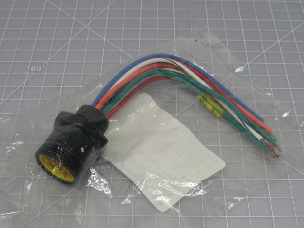 LOT OF 100 BRAD CONNECTIVITY 1300150329 3R9006A20A060 9P MALE RECEPTACLE 6 IN 16 AWG PVC LEADS T1686 - PLUGS & RECEPTACLES