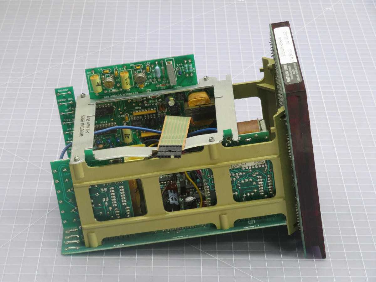 BARBER COLMAN 5653-04021-320-2-00 TEMPERATURE CONTROLLER T239015 - AUTOMATION & CONTROLS
