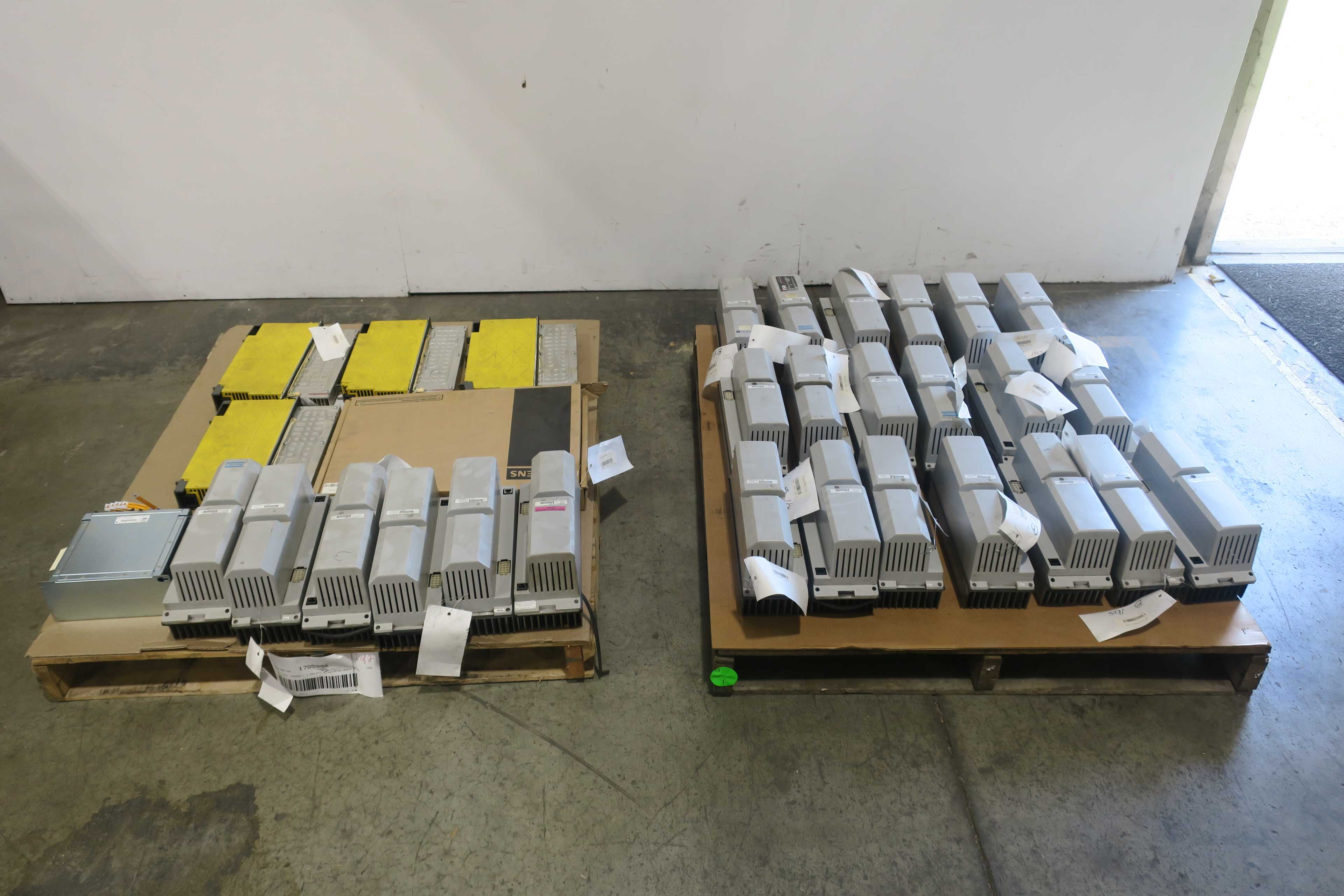 SKU 1785984 - 2 PALLETS OF ASSORTED SERVO DRIVES - SERVO DRIVES