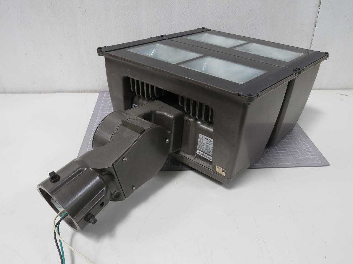 Eaton NFFLD-L-C100-S-480 Floodlight 480V 258W 0.55A - High Efficiency Lighting Solution - LIGHTING