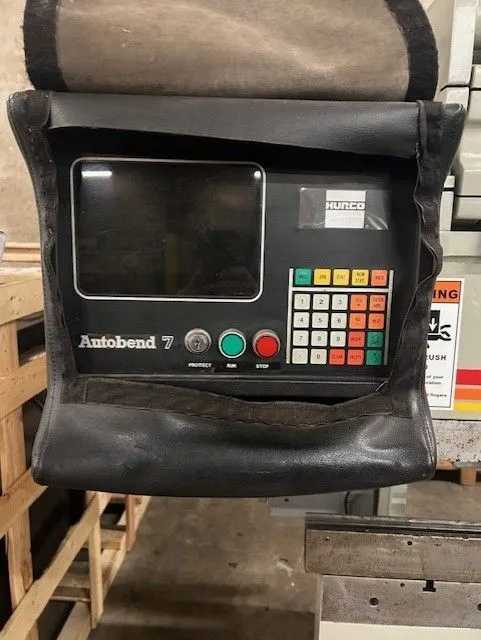 1995 ACCURPRESS 7606 HYDRAULIC PRESS BRAKE, 60 TON, 6' 8" STROKE, CNC HURCO AB7/S6 - PRESS BRAKES