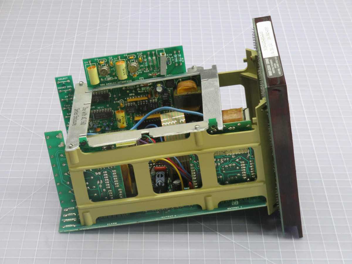 Barber Colman 5653-04021-320-2-00 Temperature Controller T239017 - AUTOMATION & CONTROLS