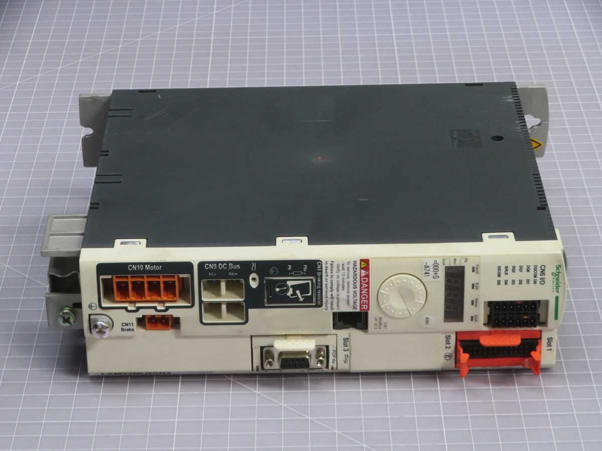 Schneider LXM32MU60N4 Motion Servo Drive - T245937 - SERVO DRIVES