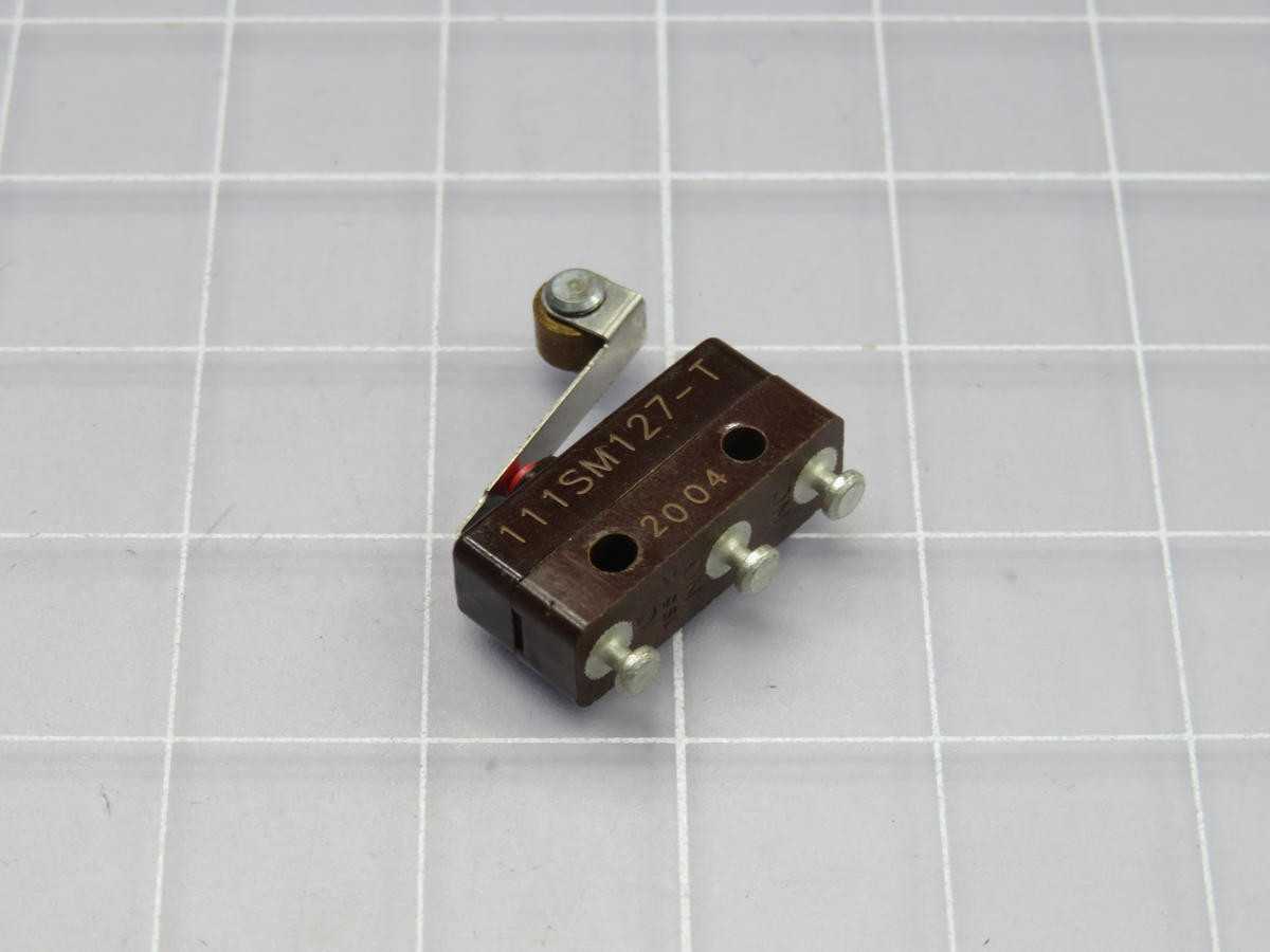 LOT OF 45 HONEYWELL 111SM127-T SWITCH SNAP ACTION SPDT 5A 250V T223492 - SWITCHES