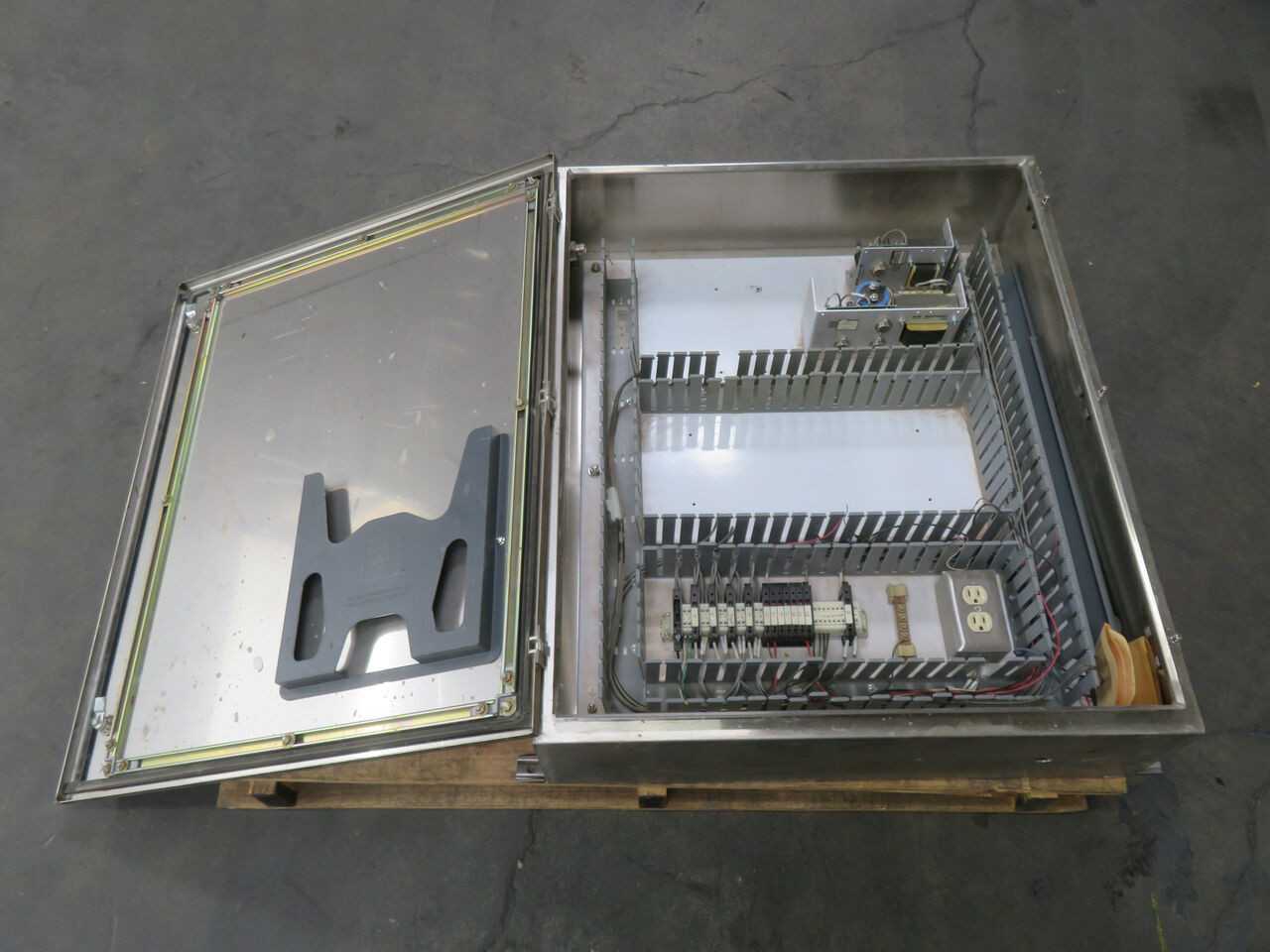 HOFFMAN D-4 A-160 SS INDUSTRIAL CONTROL PANEL ENCLOSURE T243690 - ELECTRICAL ENCLOSURES