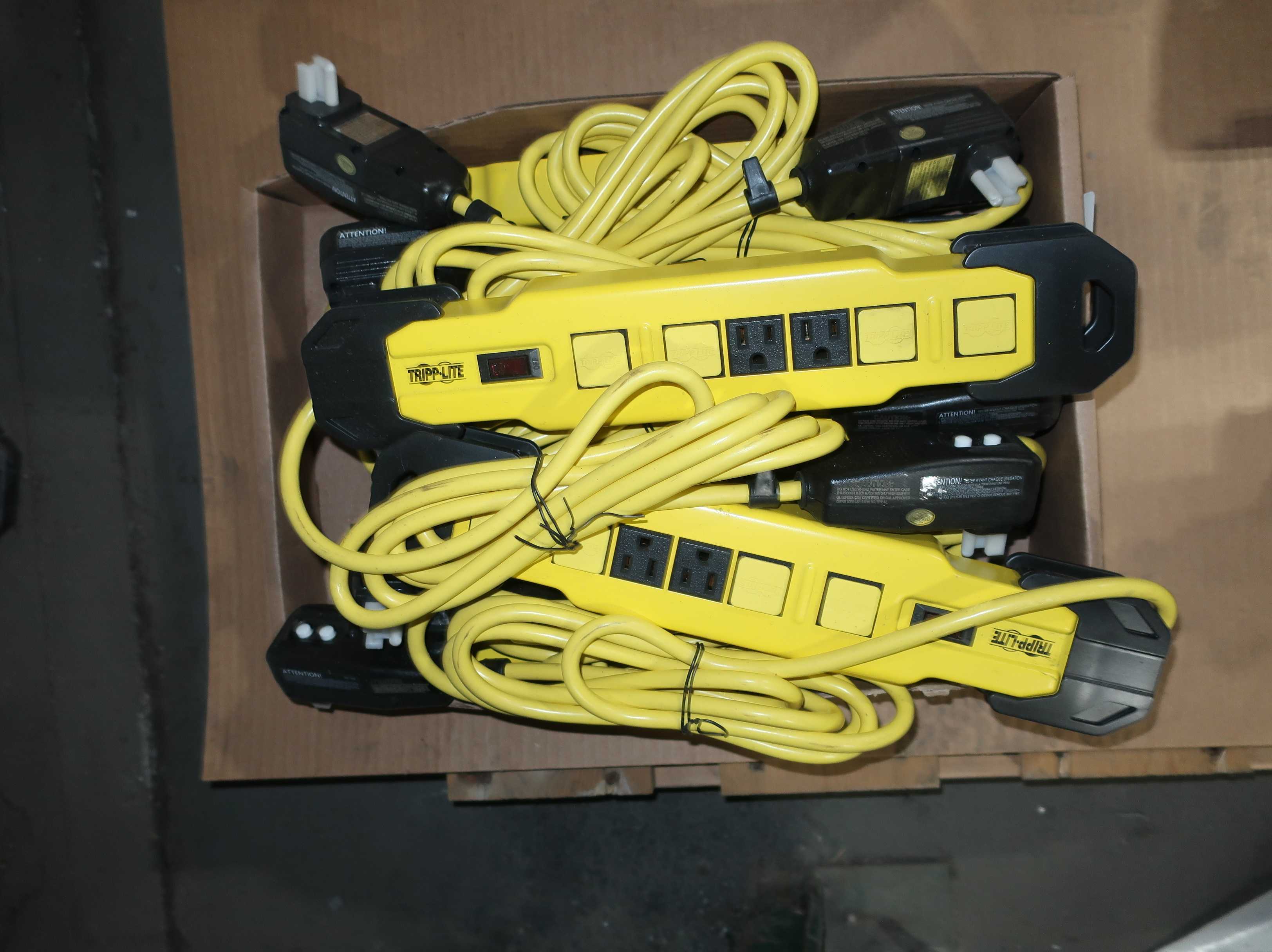 SKU 1780793 - LOT OF 8 TRIPP-LITE SURGE PROTECTORS - ELECTRICAL COMPONENTS