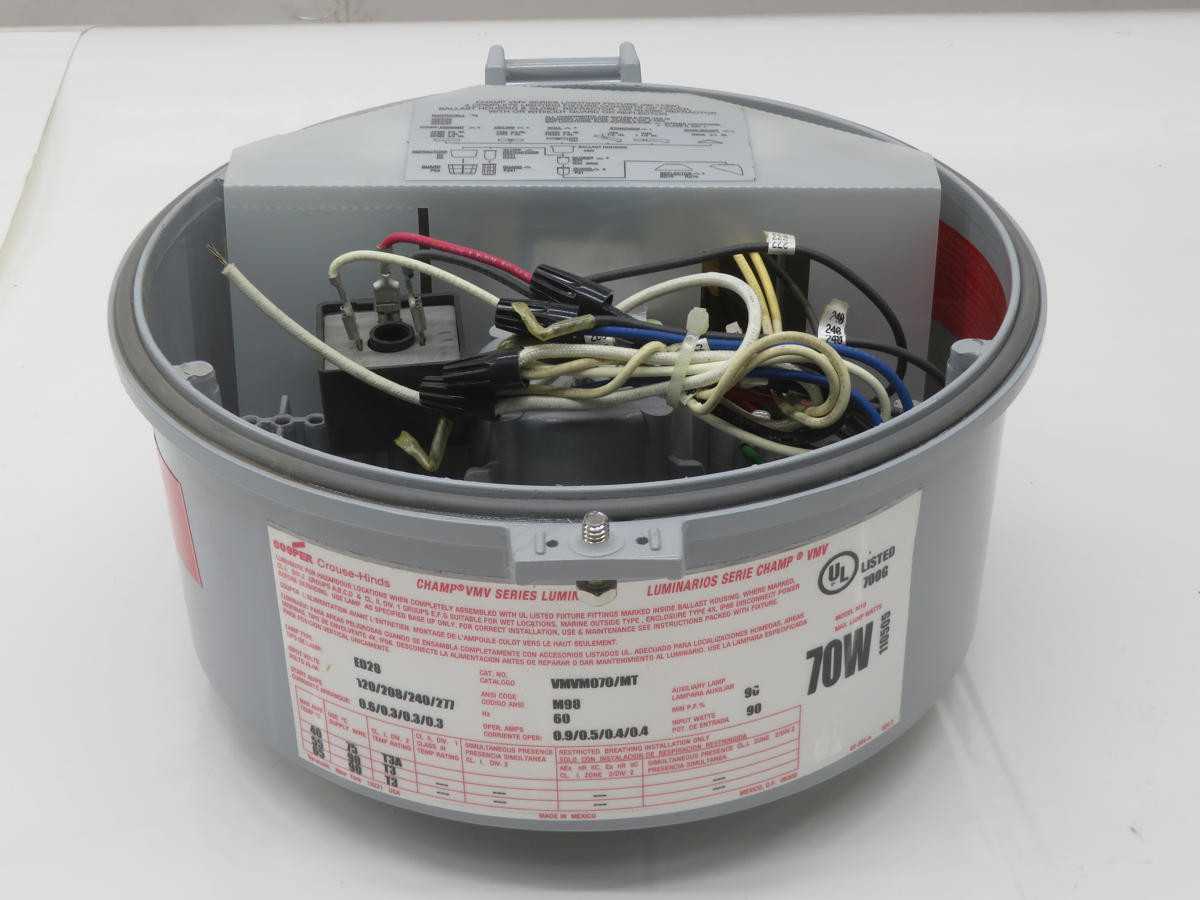 EATON VMVM070/MT COOPER CROUSE-HINDS SERIES CHAMP VMV BALLAST HOUSING T212229 - LIGHT FIXTURES