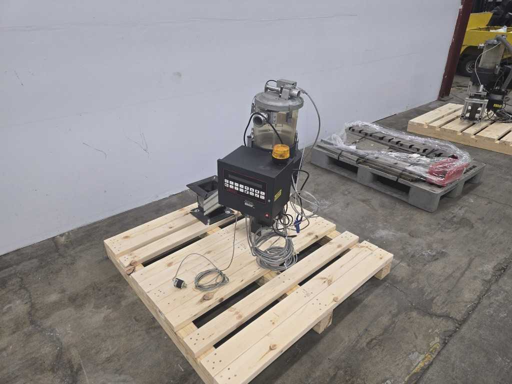 2 Component Plastrac Blender Model GS-502, Like New Condition - PLASTICS & RUBBER