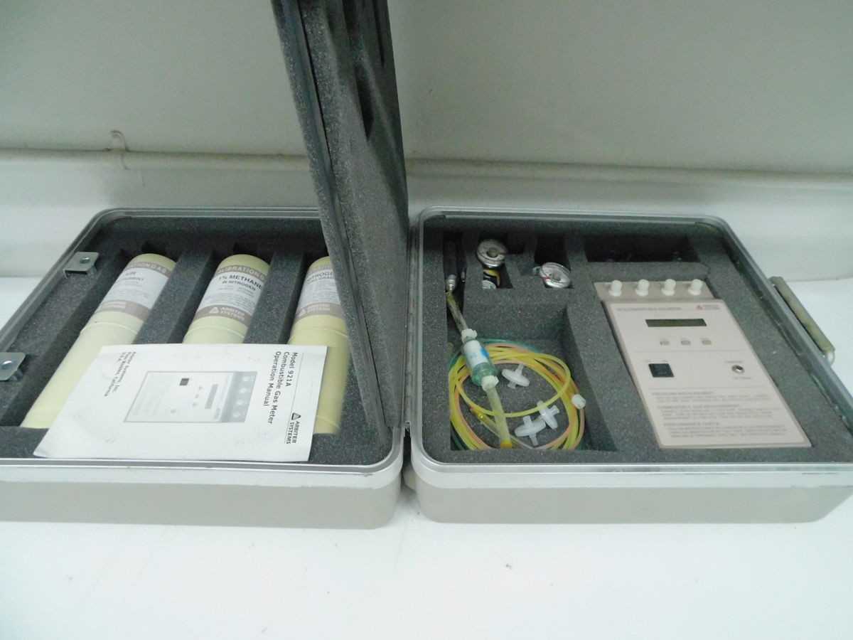 ARBITER SYSTEMS 921A COMBUSTIBLE GAS METER FOR NITROGEN OIL-FILLED TRANSFORMERS. M7660 - INDUSTRIAL PARTS