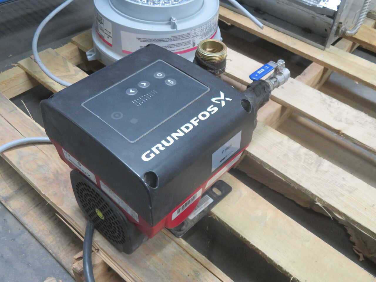 GRUNDFOS CME1-2 A-R-A-E-AQQE U-A-D-N A-98394755-P8-2120 HORIZONTAL END-SUCTION PUMP T270524 - MULTI-STAGE PUMP