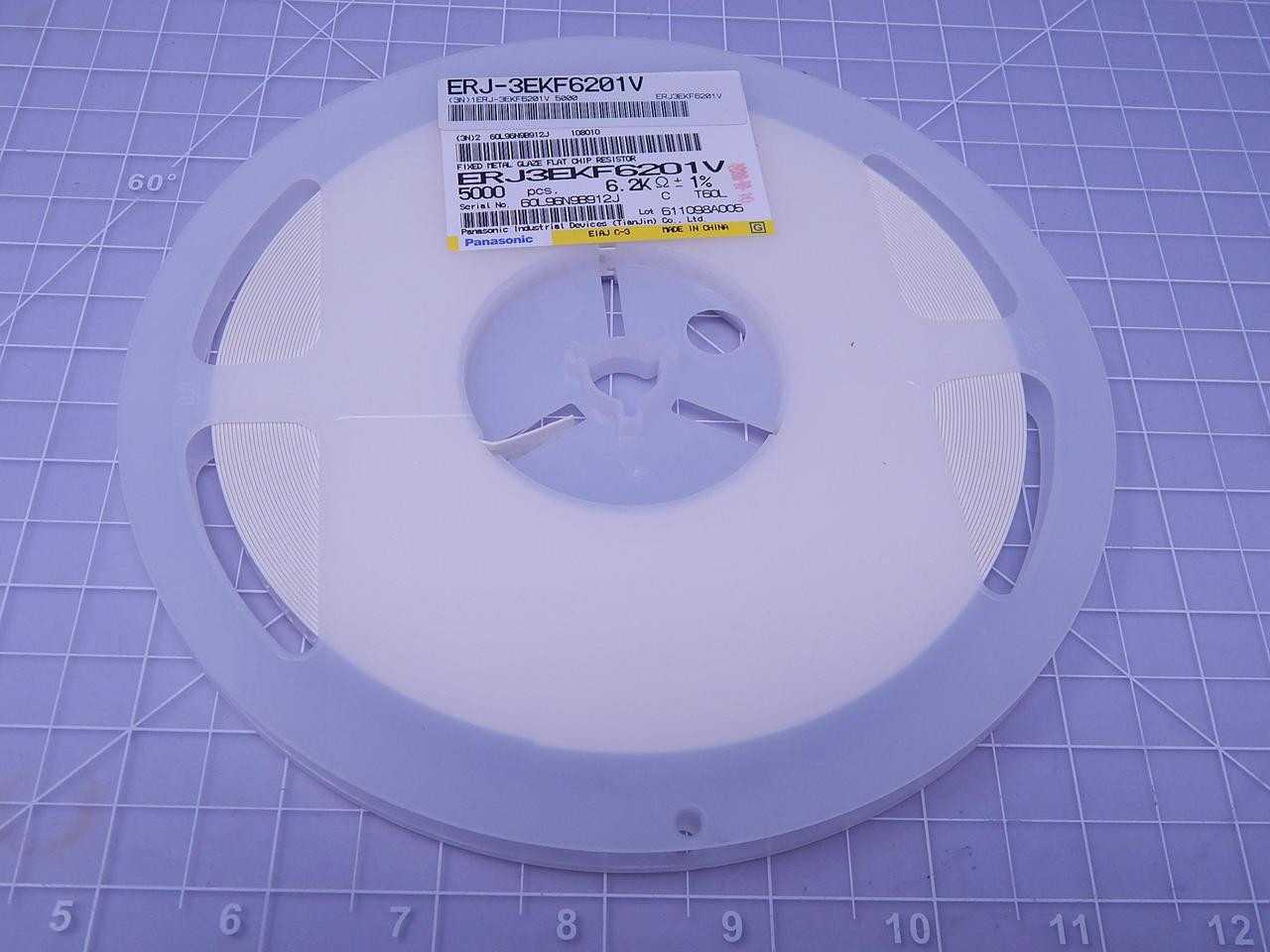 LOT OF 5000 PANASONIC ERJ-3EKF6201V THICK FILM RESISTORS - SMD 0603 6.2 KOHMS 1 % AEC-Q200 T108813 - ELECTRICAL COMPONENTS