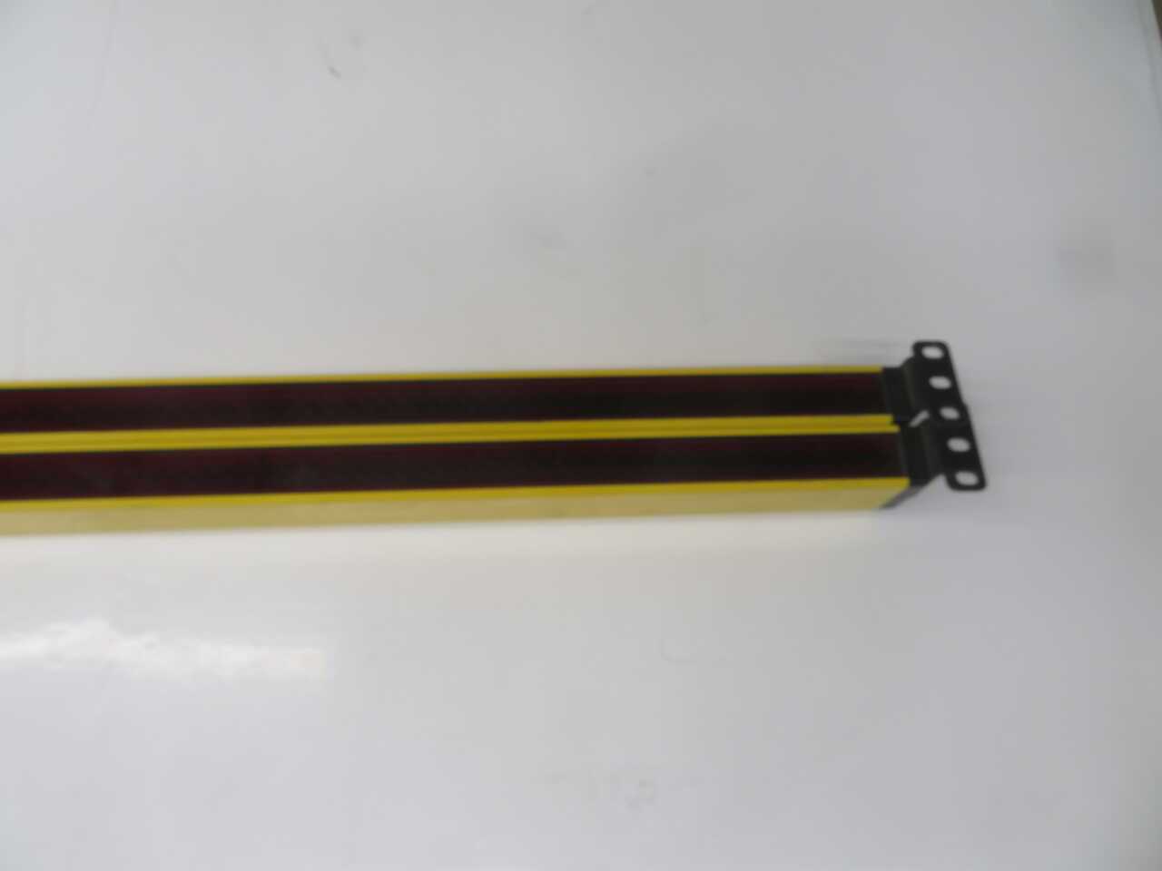 STI MS46-20-1215-Q1-X MS46SR-20-1215-Q1-R-NC-FP LIGHT CURTAIN TRANSMITTER RECEIVER PAIR - INDUSTRIAL PARTS