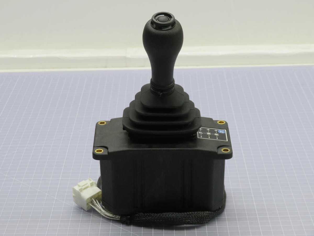 JOHN DEERE VTS-3 JOYSTICK CONTROLLER T218709 - OPERATOR CONTROLS