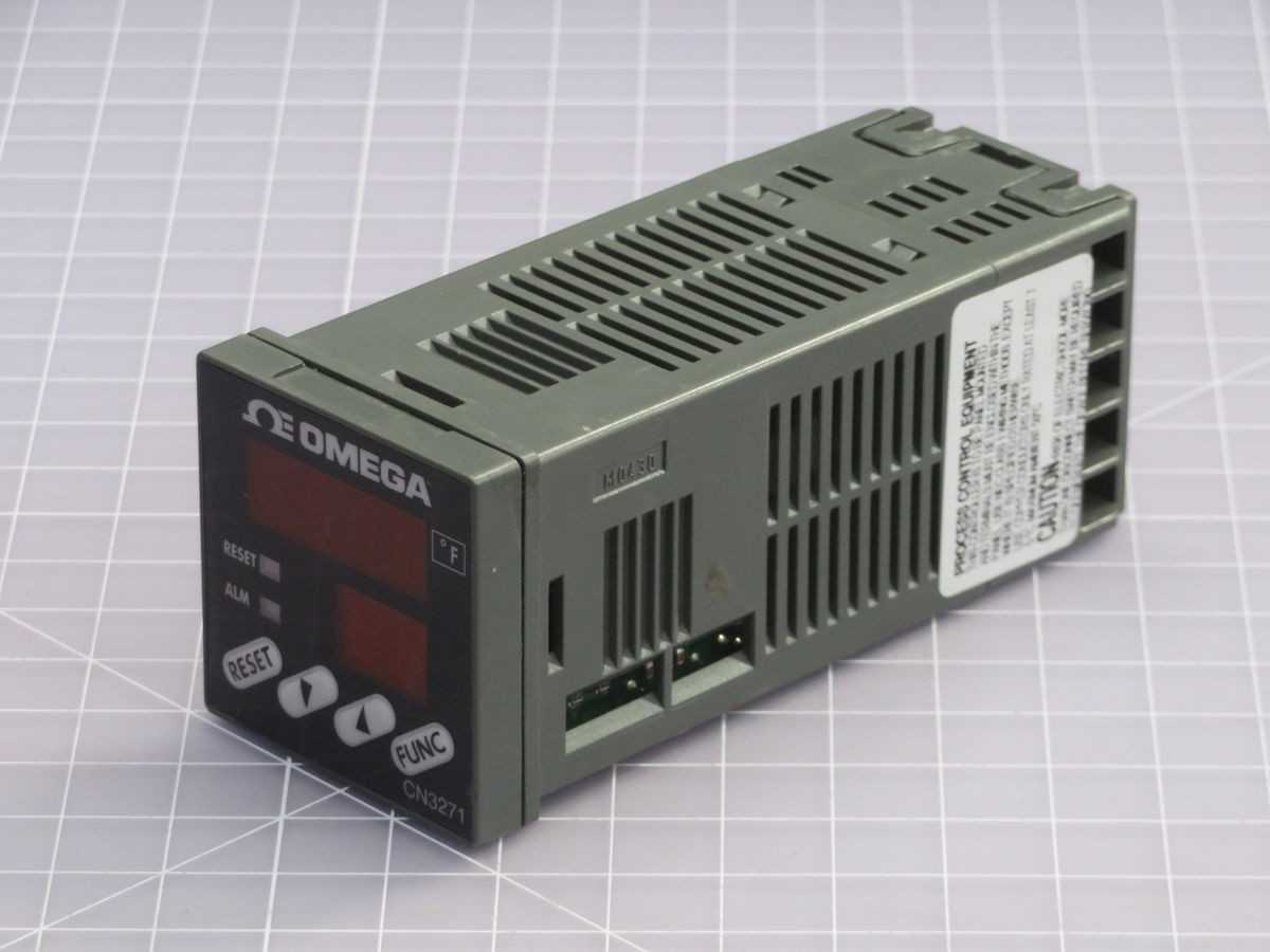 OMEGA CN3271-R1 TEMPERATURE CONTROLLER T258881 - TEMPERATURE CONTROLLERS
