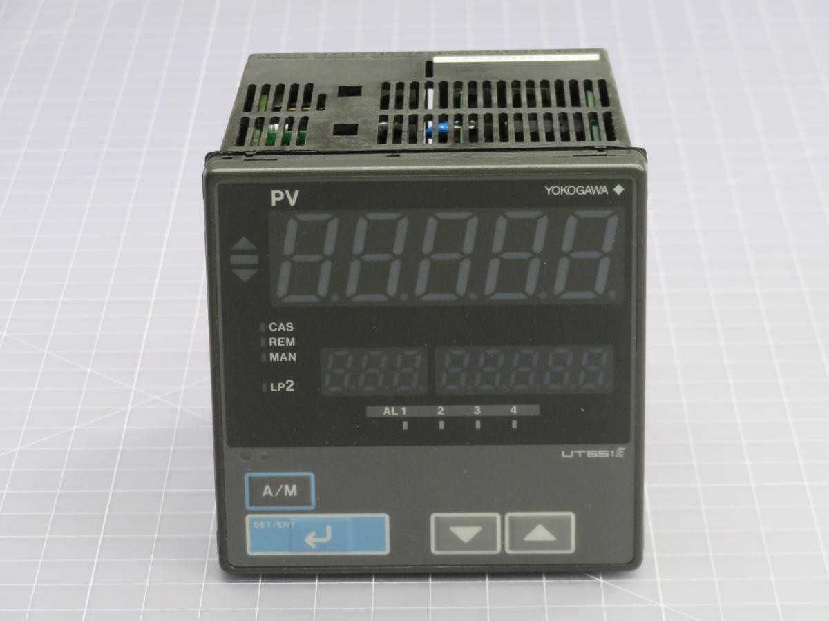 YOKOGAWA UT551-0B TEMPERATURE CONTROLLER T230766 - TEMPERATURE CONTROLLERS