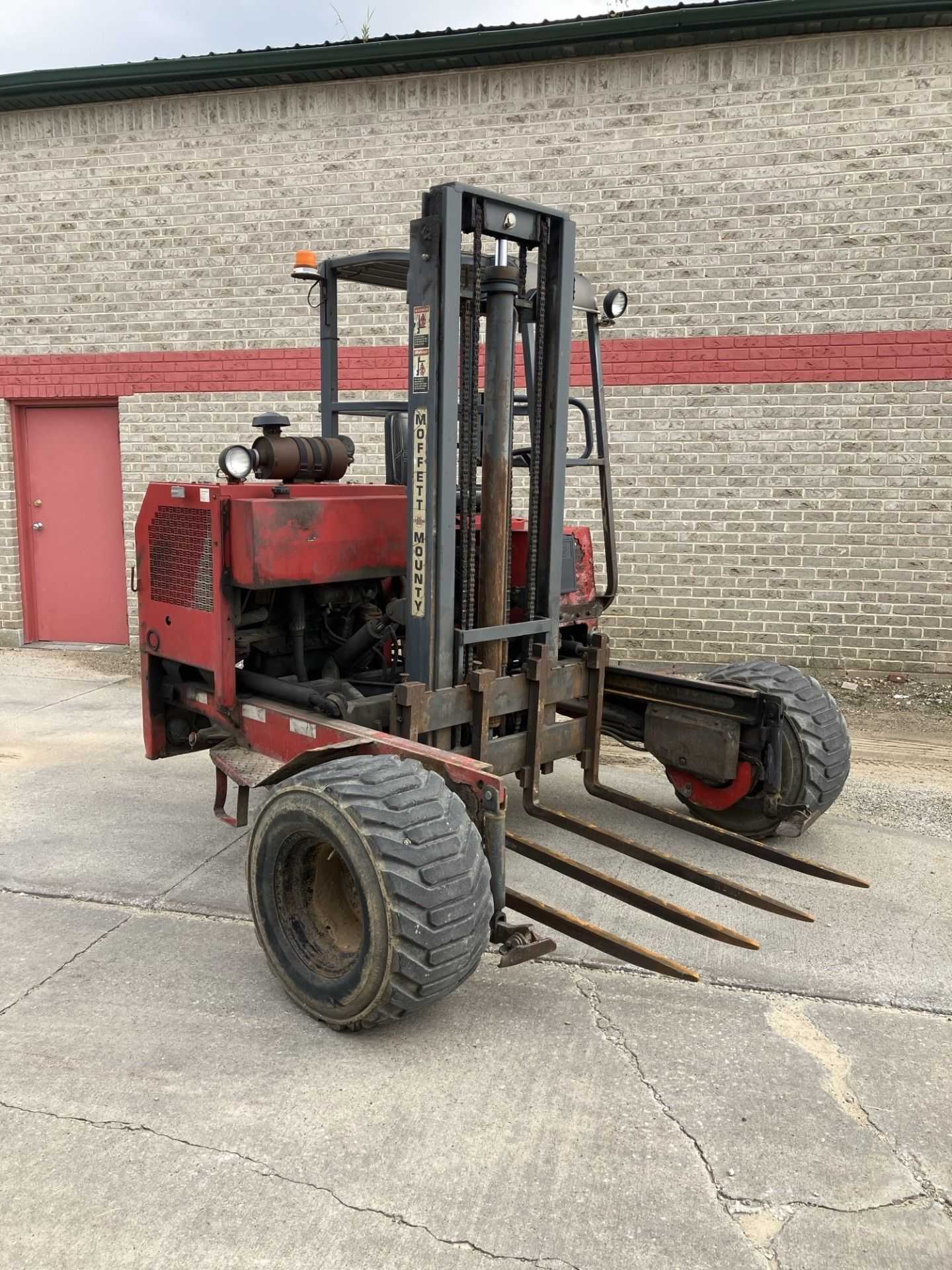 2002 Moffett M5000 Diesel Forklift, 5000 lb Capacity, 4725 Hours, 12 V DC - SIT-DOWN FORKLIFTS
