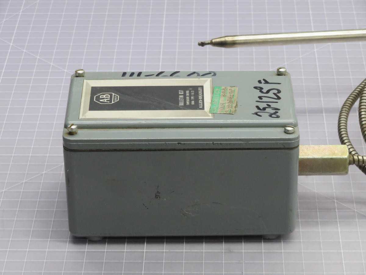 ALLEN-BRADLEY BULLETIN 837 TEMPERATURE SWITCH T233023 - THERMOSTATS