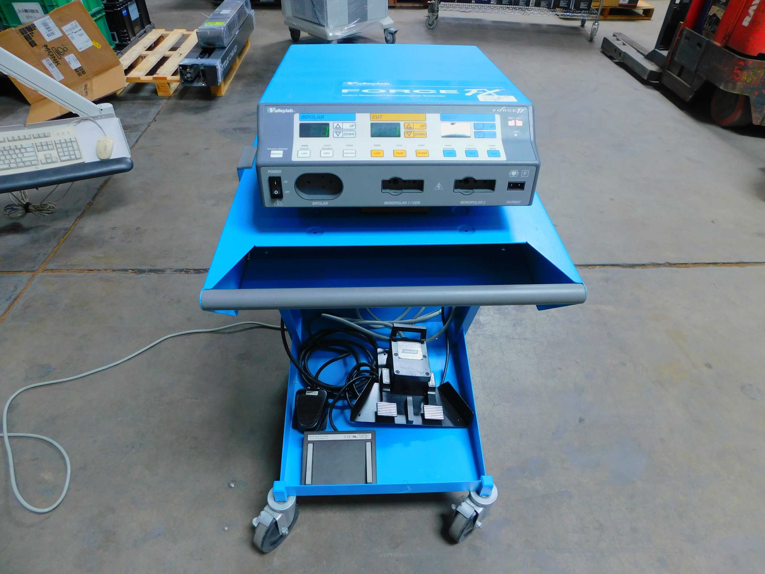 Valleylab Force FX-C Electrosurgical Generator With Foot Pedals - MISCELLANEOUS