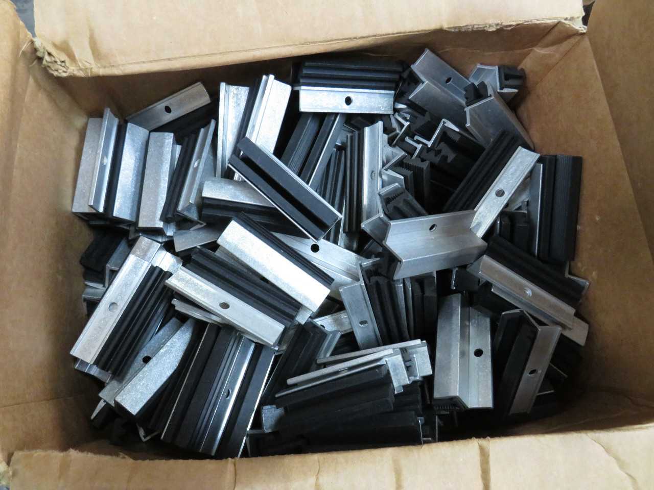 LOT OF 200 2005082-503 GEN2B 80MM END SD-M-00000720-80 W/EPDM SUB-ASSY T192418 - PANEL METERS